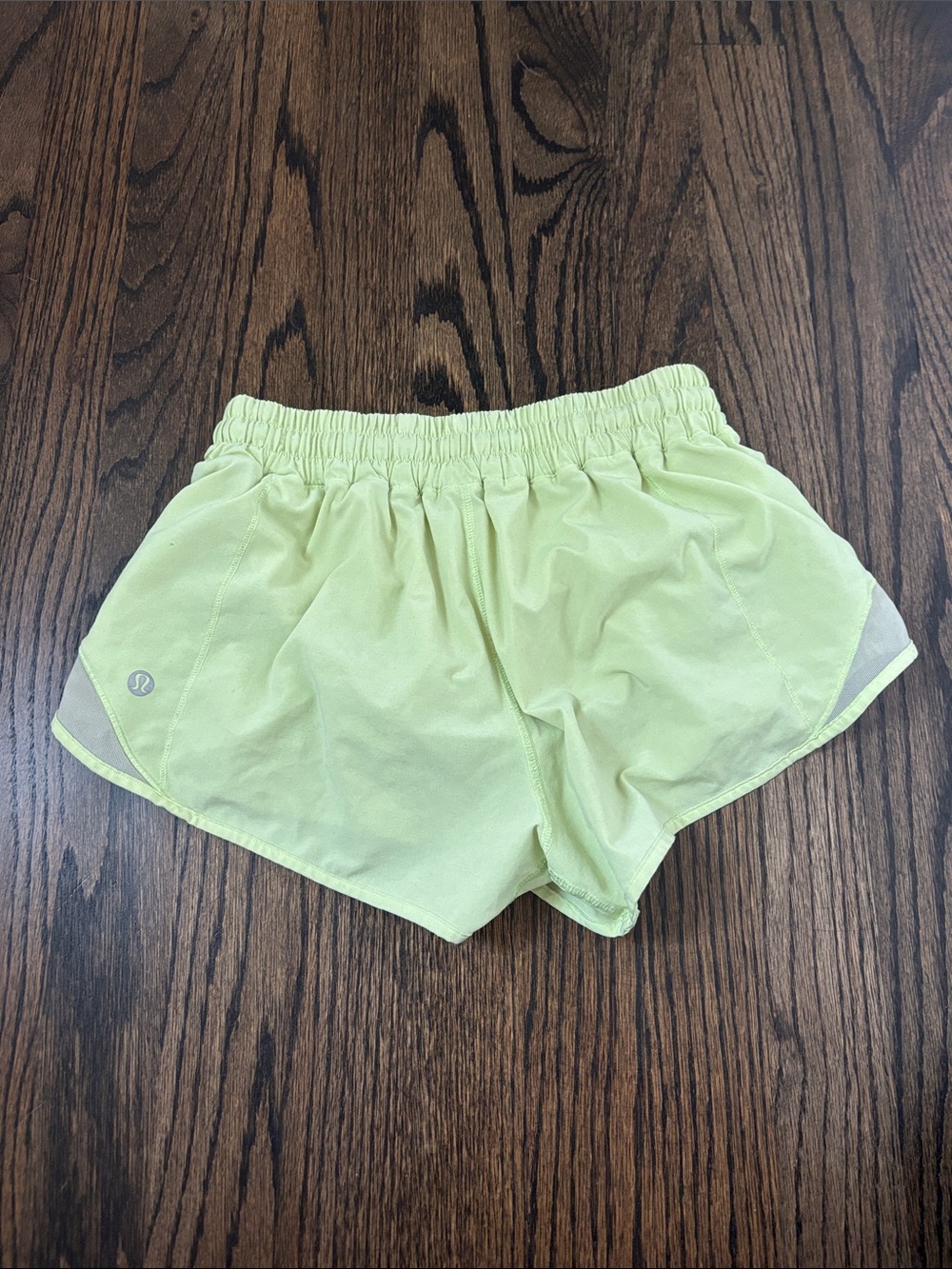 lululemon athletica hotty hot shorts 2.5”